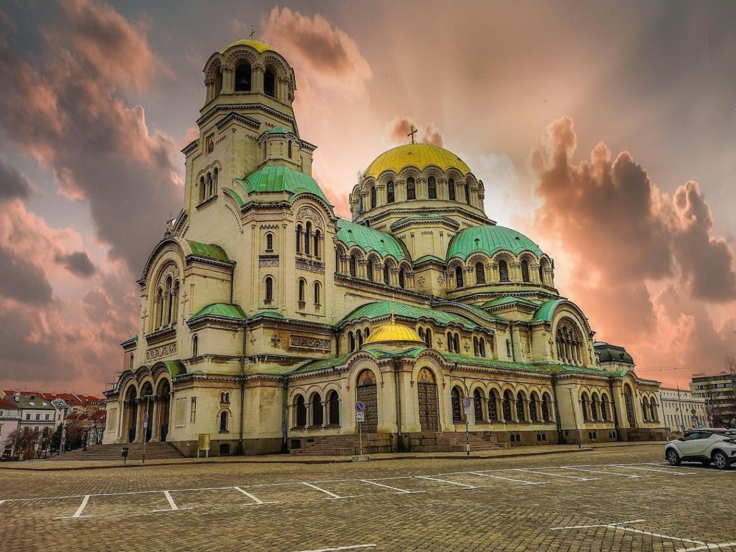 Calmness In The Busy City Center * Sofia
